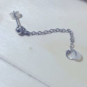 Small ball post earring earbud holder